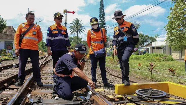Pengecekan jalur Kereta Api jelang angkutan mudik Lebaran 2023 (Istimewa)