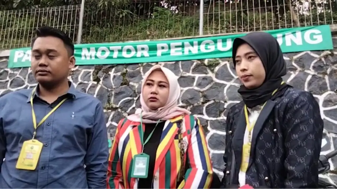 Sidang Cerai Shelvie Hana Wijaya dan Daus Mini