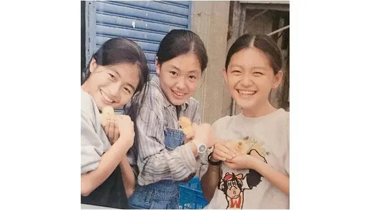 6 Potret Masa Remaja Barbie Hsu, Awali Karier Jadi PenyanyiTahun1994 Bareng Adik