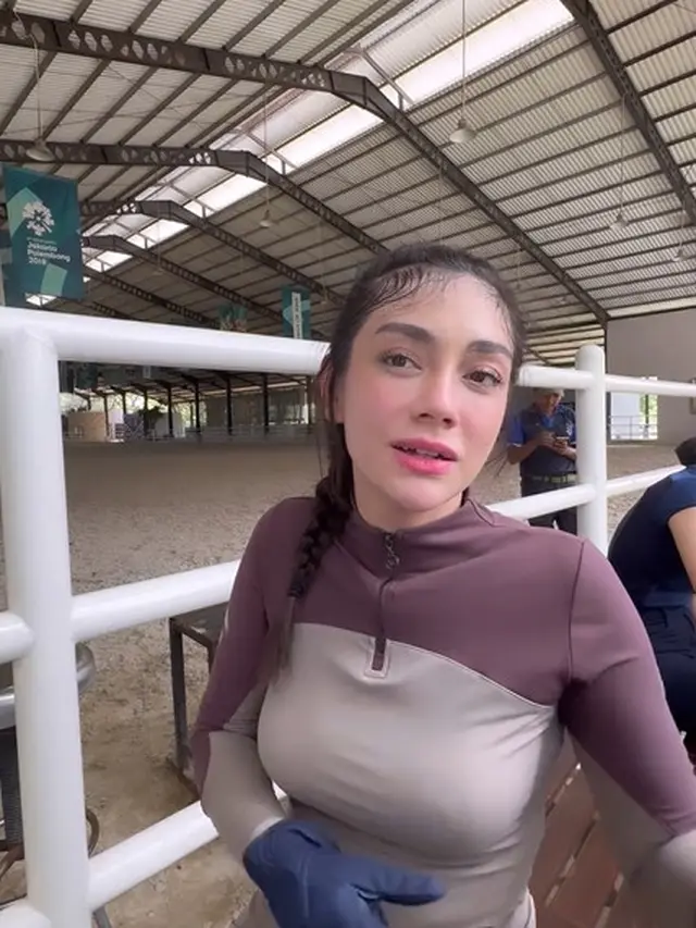 7 Momen Seru Celine Evangelista Belajar Naik Kuda Ini Tuai Banyak Sorotan