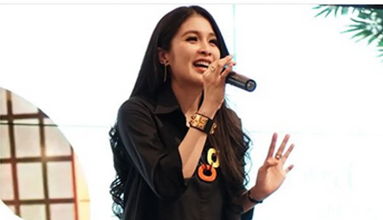 Terlebih dokter yang selama ini menangani kehamilannya berharap pada perempuan kelahiran  Pangkal Pinang 34 tahun itu tidak bermalas-malas. Bahkan dokter masih mengizinkan bekerja hingga usia kehamilan 38 minggu. (Instagram/sandradewi88)