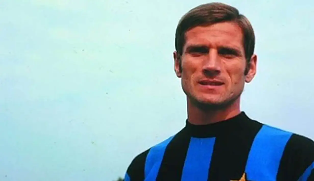 4. Giacinto Facchetti, kapten timnas Italia saat menjadi juara Piala Eropa tahun 1968, jiwa kepemimpinannya membawa Azzurri ke puncak tertinggi. (www.storiedicalcio.altervista.org)