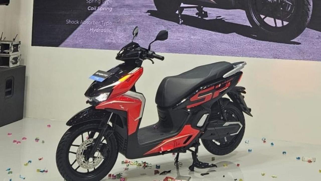 Indomobil Luncurkan Skuter Listrik Sprinto di GJAW 2025, Harga Mulai Rp25,5 Juta