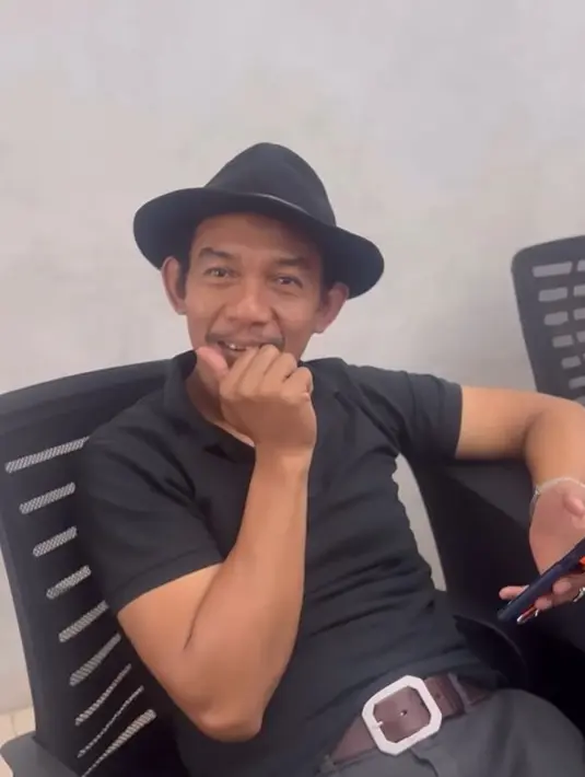 Prilly Latuconsina tunjukkan dirinya pakai behel. [Foto: Instagram/prillylatuconsina96]