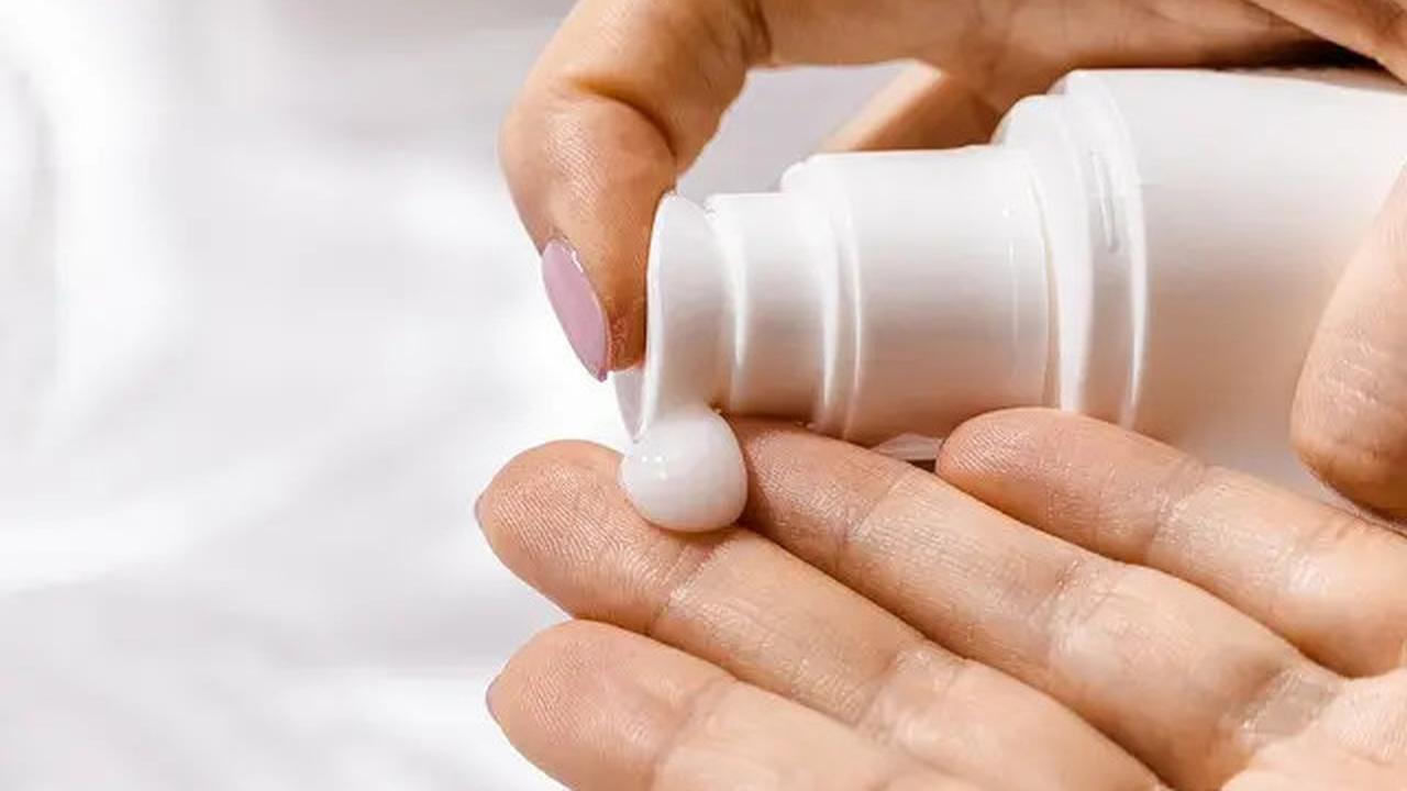 8 Kandungan Kosmetik yang Bahaya Buat Kulit, Awas Jangan Sembarang Pakai