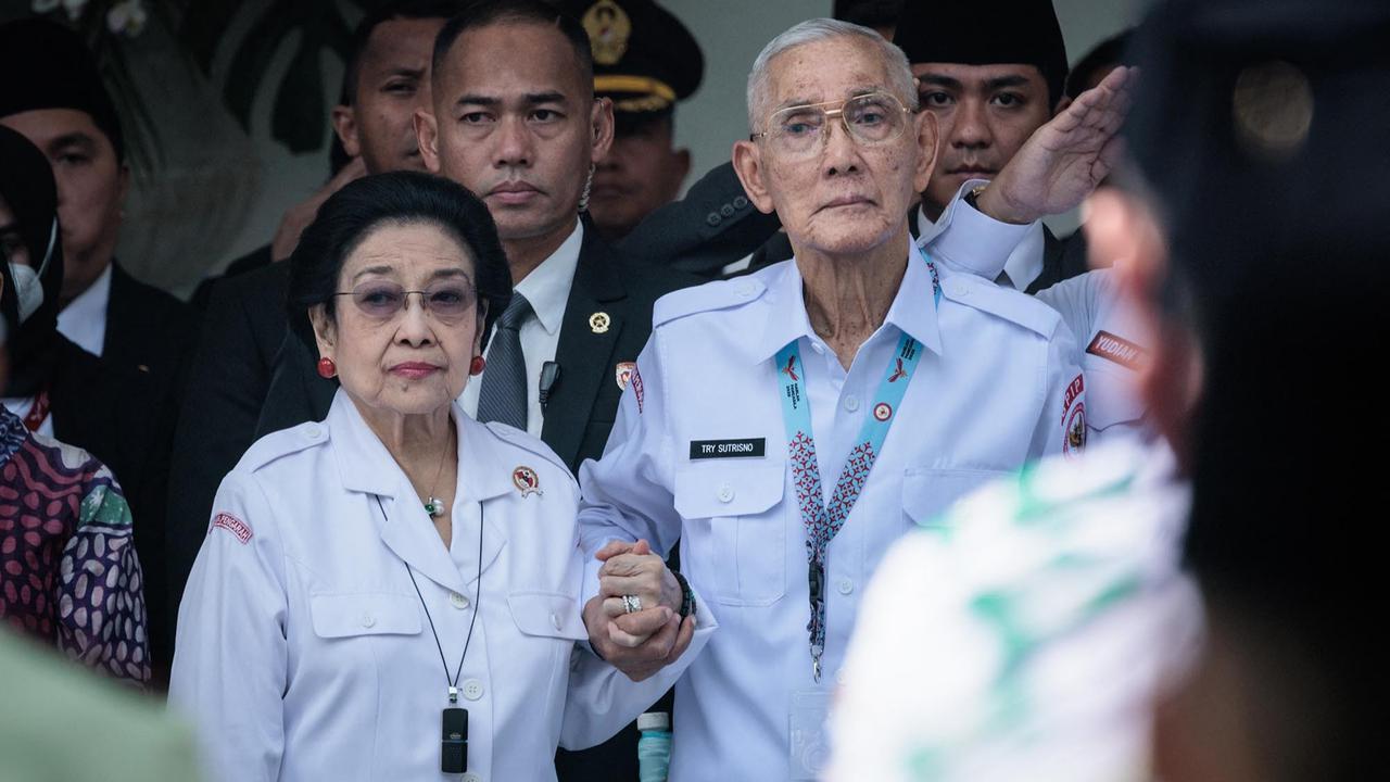 FOTO: Momen Pertemuan Prabowo, Gribran dan Megawati di Gedung Pancasila