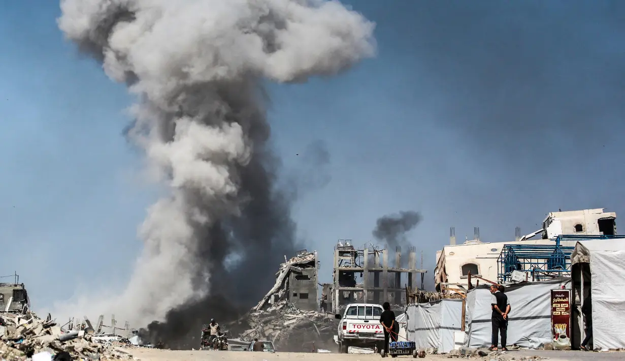 Sebelumnya, pada Jumat (24/5/2025), militer Israel mengatakan telah melakukan lebih banyak serangan di Gaza, yang mengenai 75 target termasuk fasilitas penyimpanan senjata dan peluncur roket. (Bashar TALEB/AFP)