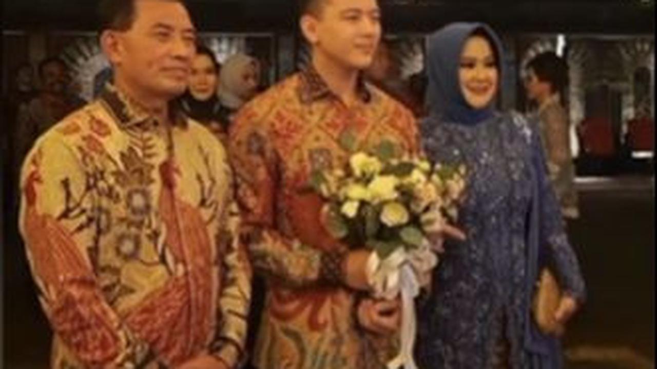 Kisah cinta putri eks Panglima TNI Andika Perkasa, Angela Adinda Nurrina dengan putra eks Kasau Yuyu Sutisna siap melangkah ke jenjang pernikahan.
