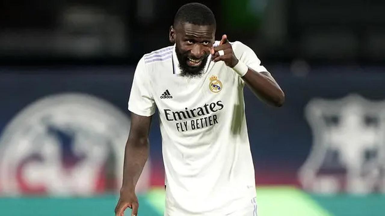 Antonio Rudiger Bringas Lempar Es ke Arah Wasit Berujung Kartu Merah di Laga Madrid vs Barca