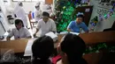 Salah satu sudut ruang pelayanan pasien RS Panti Nugroho dipasang sejumlah dekorasi Natal, Sleman, Rabu (23/12). Menyambut Natal, RS tersebut memajang pohon natal yang dirangkai dari ratusan limbah medis. (Boy Harjanto)