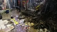 Banjir bandang terjang kawasan Tamansari Kota Bandung, Kamis, 11 Januari 2024. (Liputan6.com/ Dok Relawan Penggiat Sungai Jawa Barat, Yadi Supriyadi)