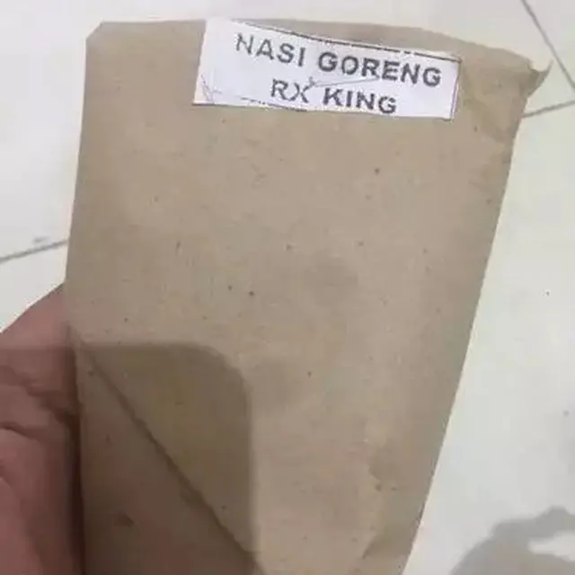 6 Nama Makanan Nyeleneh di Bungkus Nasi Ini Bikin Pembeli Mikir Keras