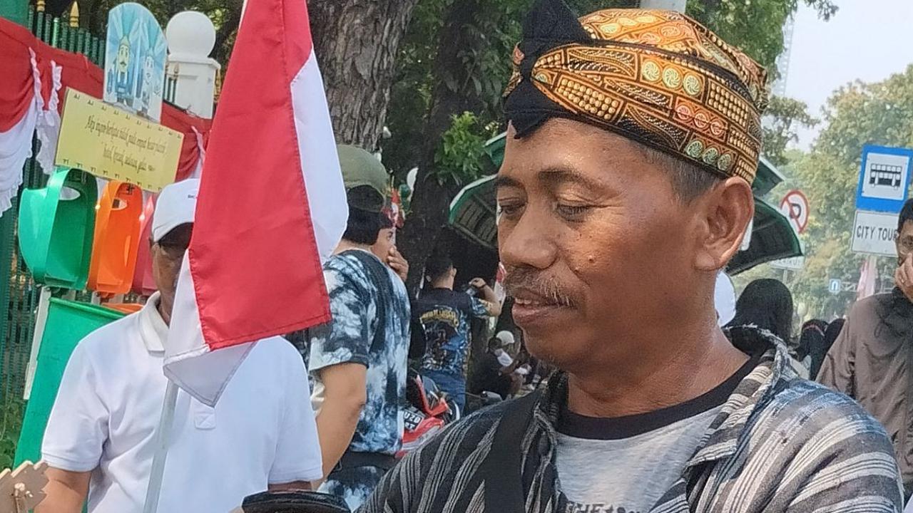 Kakek Ini Naik Sepeda Ontel Selama 3 Hari dari Brebes ke Jakarta Demi Ikut Rayakan HUT RI di Istana