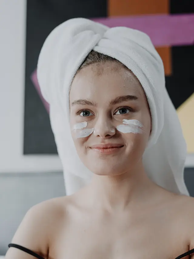 ilustrasi krim mata harus disimpan di dalam lemari es/pexels