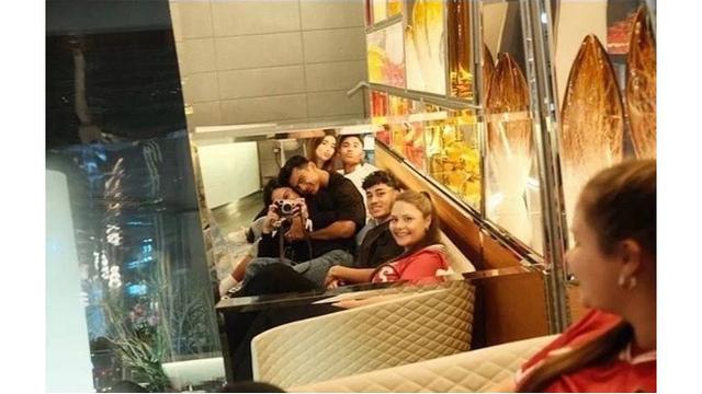 6 Potret Manis Pemain Timnas dan Pasangan Jalan-Jalan di Qatar Usai Bertanding