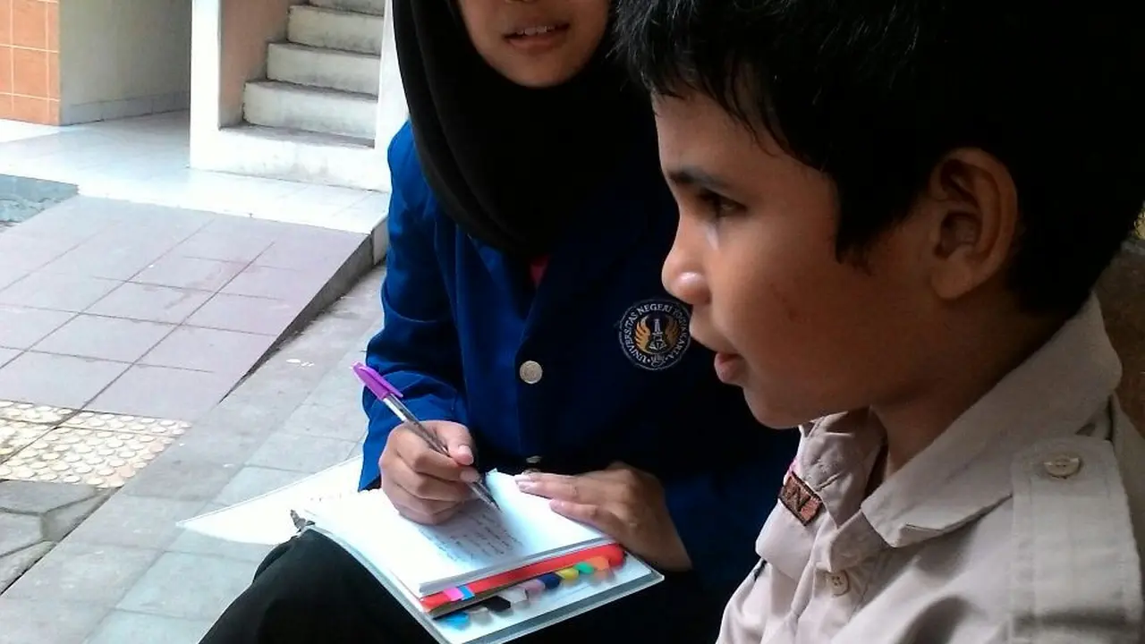 Metode Bahasa Inggris untuk Siswa Tuna Netra dari Mahasiswa UNY