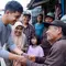 Cara Jadi Orang Baik: Kebiasaan Sederhana yang Membentuk Pribadi Berempati