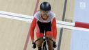 Pembalap sepeda Indonesia, Chrismonita Dwi Putri memacu sepedanya di nomor Women Elite nomor 500m Time Trial Asian Track Championships 2019 di Jakarta International Velodrome, Kamis (10/1). Putri meraih mendali perunggu. (Bola.com/Yoppy Renato)