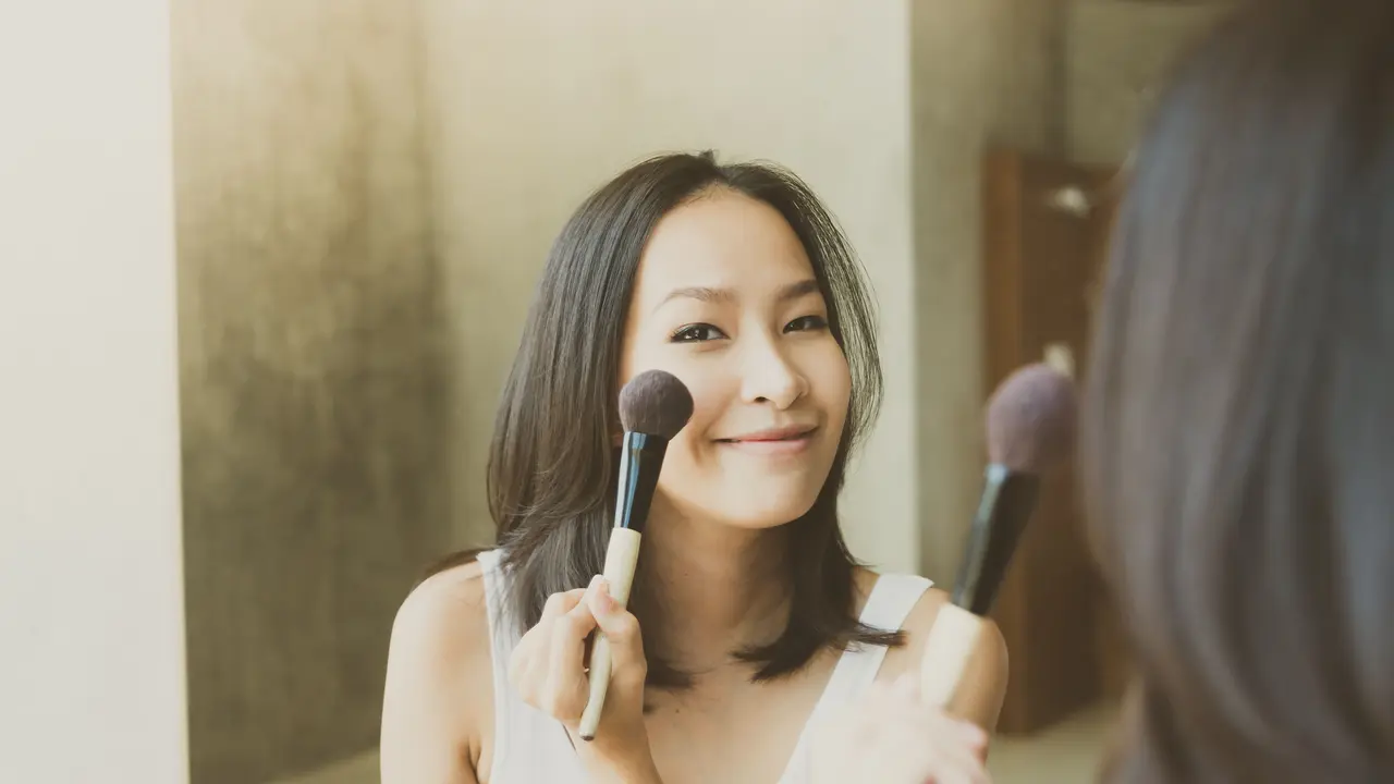 Tahapan makeup untuk aktivitas outdoor agar tetap fresh