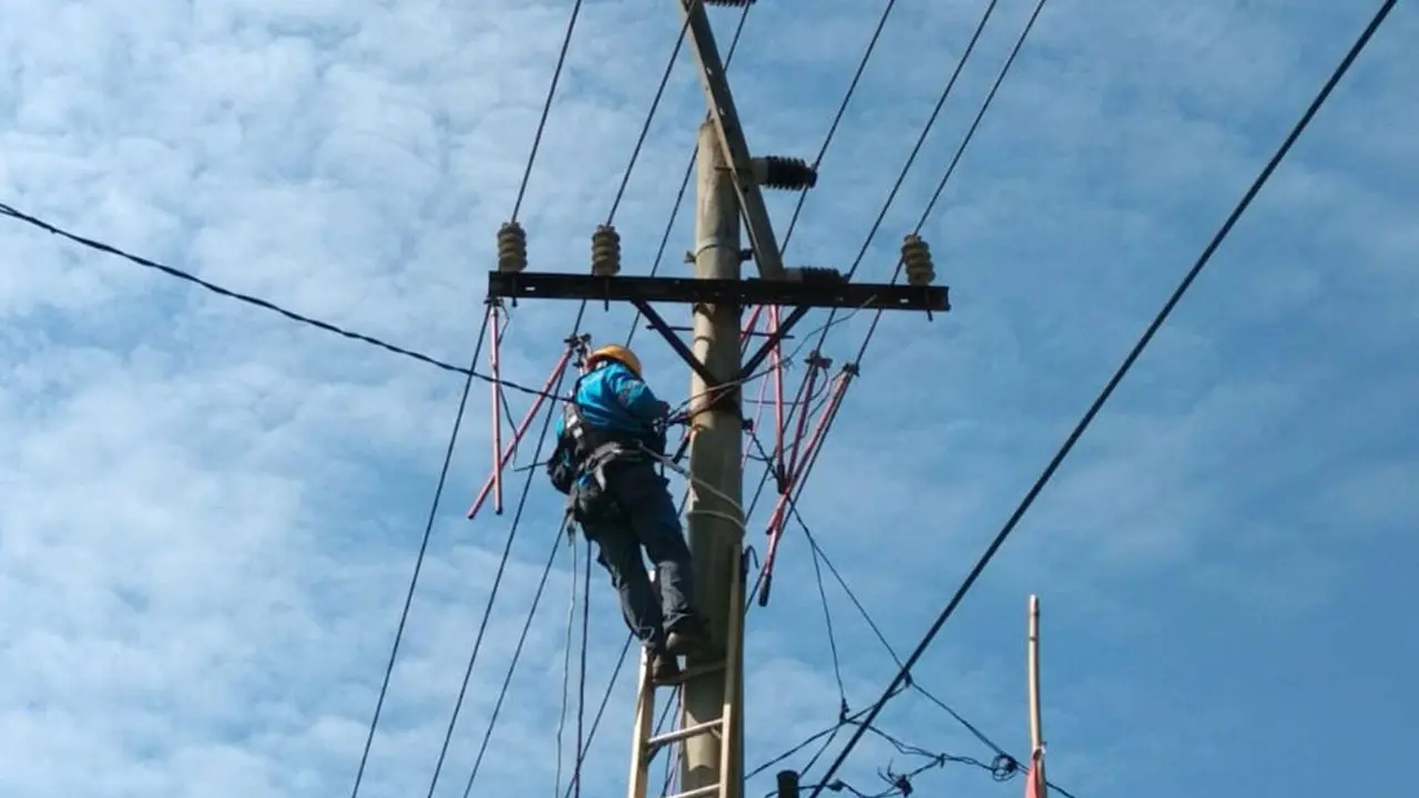 PLN bergerak cepat memulihkan kelistrikan pasca gempa bumi yang menerjang Bengkulu dan sekitarnya pada Rabu (19/8/2020). (Dok PLN)