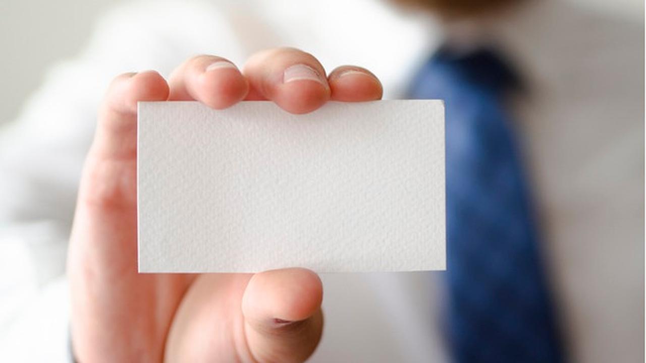 Ilustrasi kartu nama | freepik.com