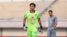 Kiper Persebaya Surabaya, Andhika Ramadhani saat laga lanjutan BRI Liga 1 2023/2024 antara Dewa United melawan Persebaya Surabaya di Indomilk Arena, Tangerang, Sabtu (30/09/2023). (Bola.com/Bagaskara Lazuardi)