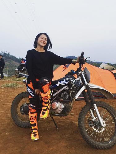 Gaya Poppy Sovia Dan 4 Artis Cantik Bersama Motor Besarnya