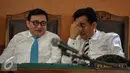 Kuasa hukum Dahlan Iskan, Yusril Ihza Mahendra (kanan) saat menghadiri sidang putusan praperadilan di Pengadilan Negeri Jaksel, Selasa (4/8/2015). Hakim mengabulkan gugatan praperadilan yang diajukan Dahlan Iskan. (Liputan6.com/Yoppy Renato)