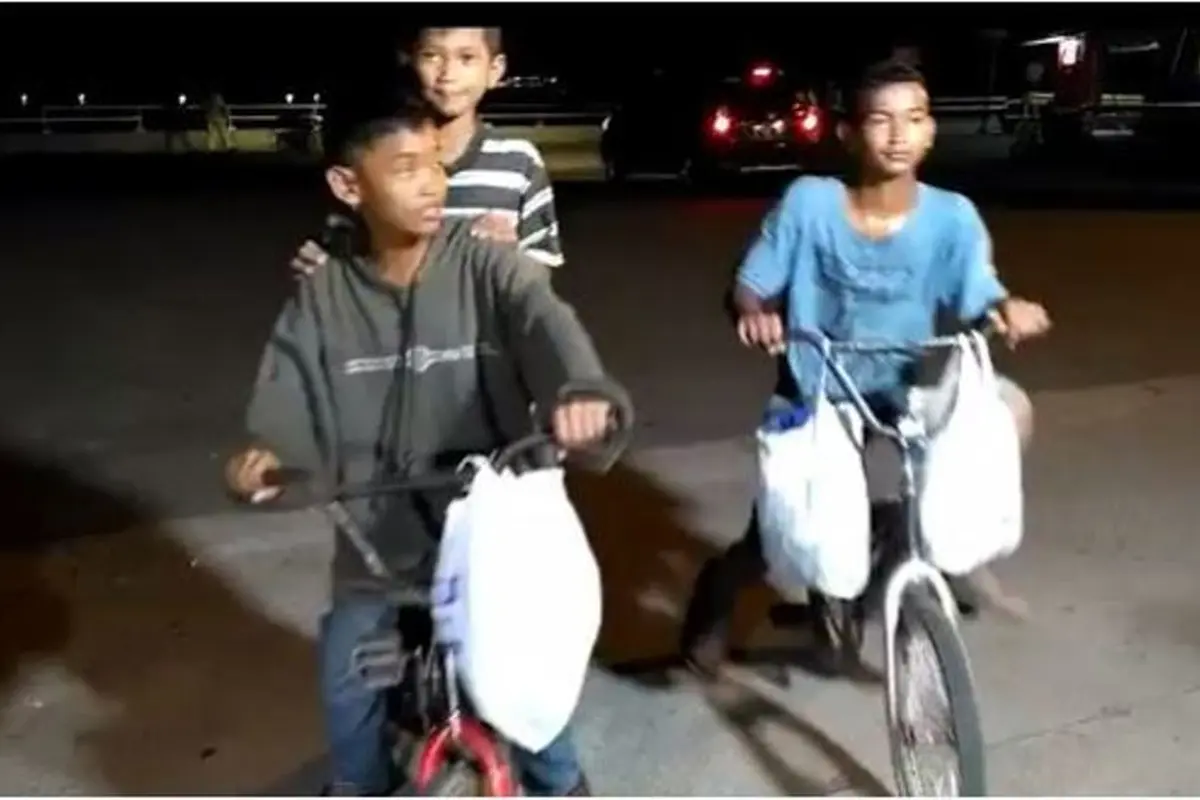 [Bintang] Kangen Ibu, 3 Bocah Nekat Bersepeda dari Palembang ke Ciledug