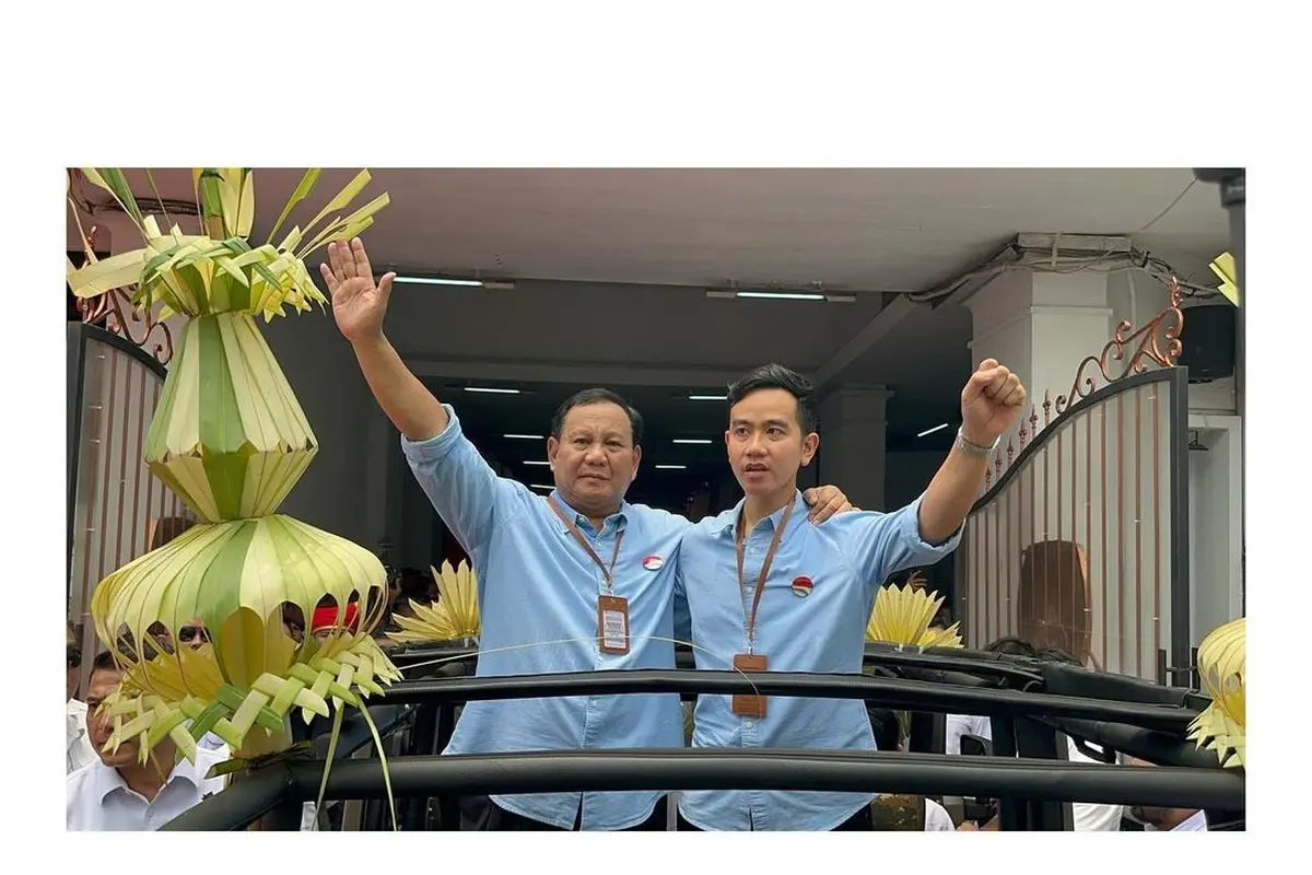 Prabowo Subianto - Gibran Rakabuming Kompak Kenakan Kemeja Biru Saat Daftar Capres Cawapres, Tampilan Manis Selvi Ananda Jadi Sorotan