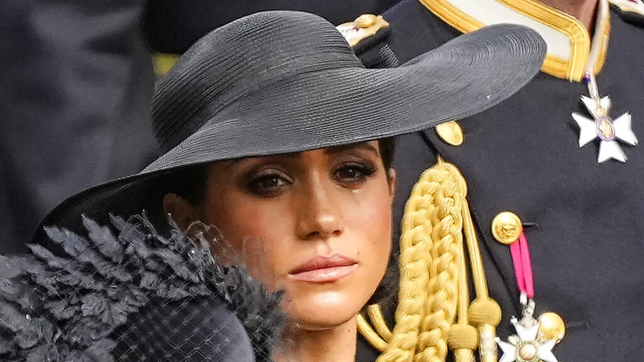 Meghan Markle di pemakaman Ratu Elizabeth II. (Foto: AP Photo/Martin Meissner, Pool)