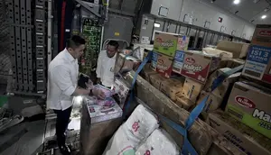 Seskab Teddy: Instruksi Presiden Sangat Jelas, Logistik Harus Benar-benar sampai ke Masyarakat