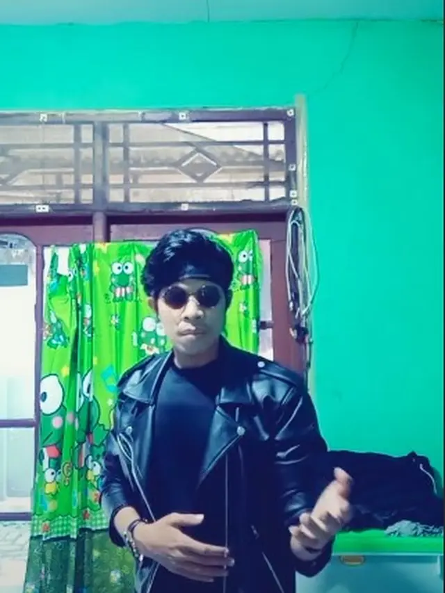 7 Potret Seleb TikTok yang Disebut Mirip Atta Halilintar, Bak Pinang Dibelah Dua