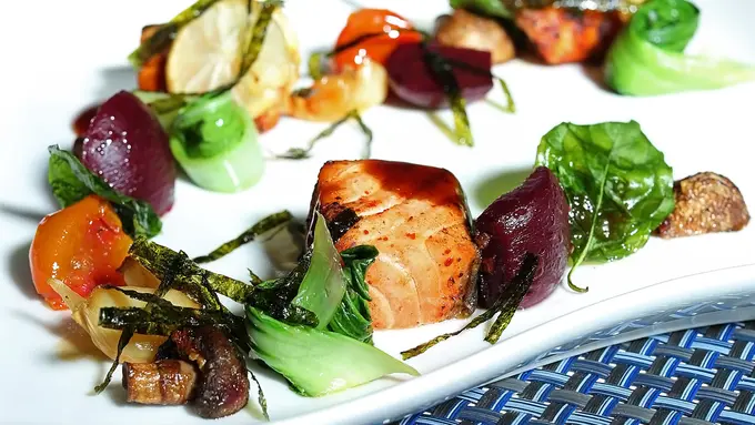 [Bintang] Spicy Salmon Teriyaki Hingga Chicken Steak Jadi Makanan Wajib Jika Berkunjung ke Restoran Kece yang Ada di Sudirman Ini