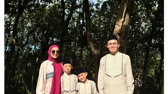 Anak Tya Ariestya Mulai Beranjak Remaja, Sudah Malu Dipeluk Depan Teman