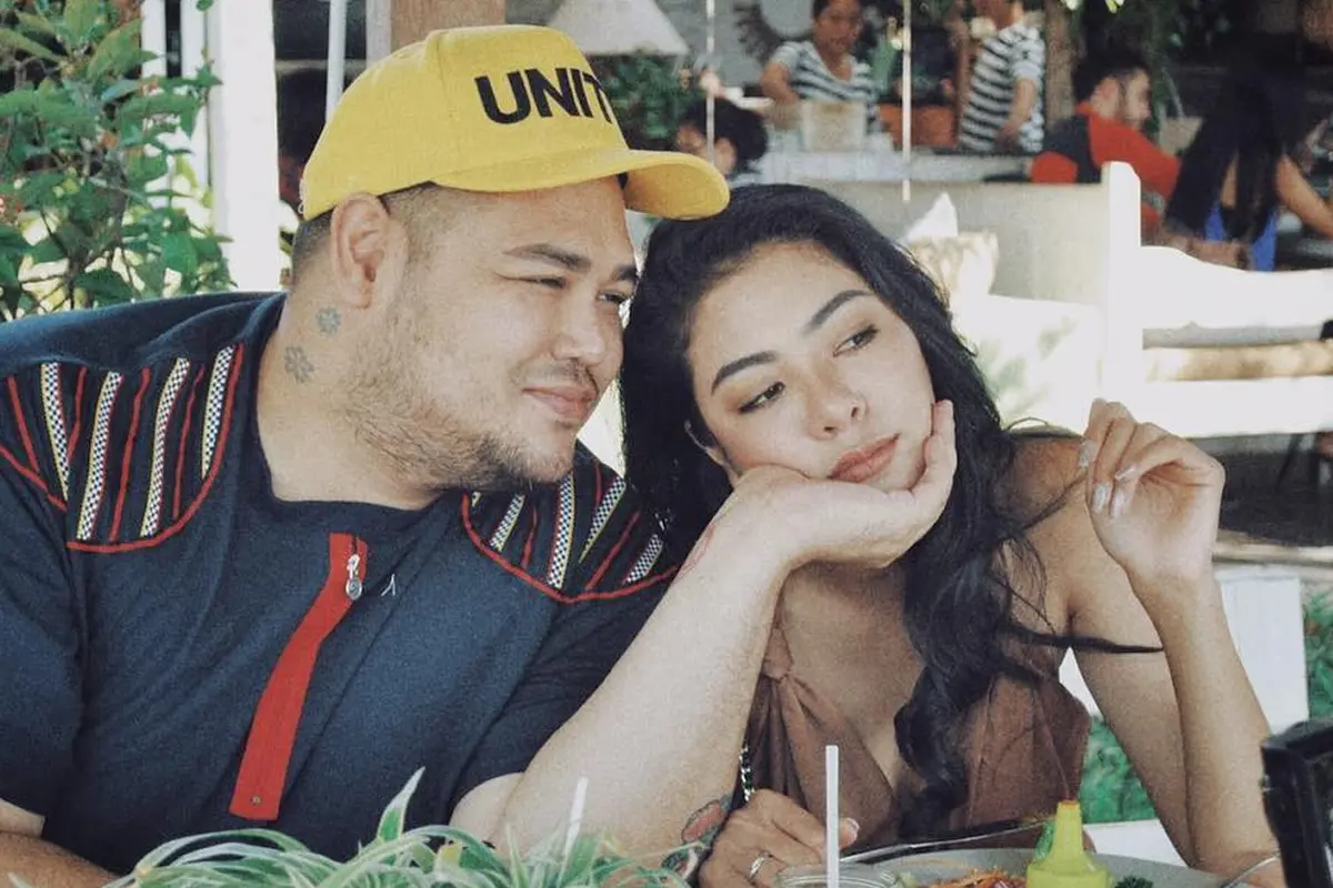 [Bintang] Ivan Gunawan dan Faye Malisorn