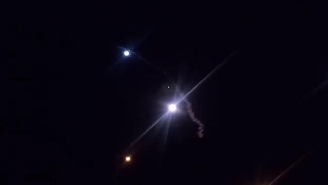 Iran Tembakan Puluhan Roket ke Pangkalan Milter AS