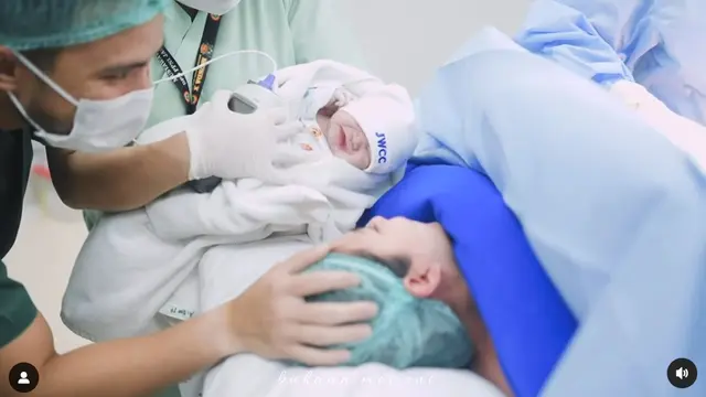 Momen kelahiran anak pertama Jessica Mila dan Yakup Hasibuan, Kyyara. [Foto: Instagram/jscmilla]
