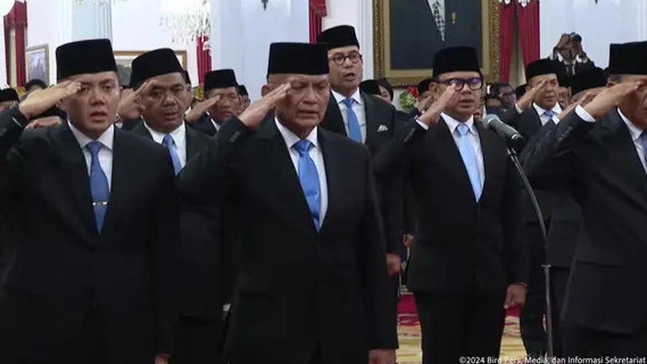 VIDEO: Detik-Detik Mayor Teddy Wajah Tegang Dilantik Presiden Prabowo Jadi Seskab di Istana