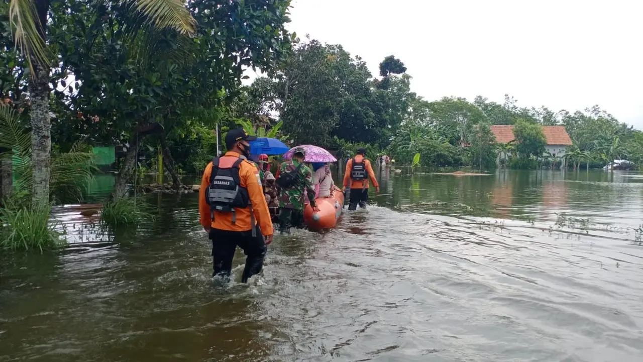 Banjir melanda dua kecamatan di Kabupaten Cilacap, Jawa Tengah. (Foto: Liputan6.com/Basarnas Cilacap)