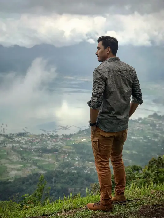 (Instagram/darius_sinathrya)