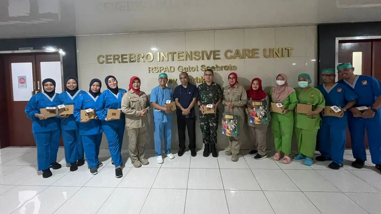 Perempuan Laju Perkasa menyalurkan tali asih untuk tenaga medis ICU dan CICU di Rumah Sakit Pusat Angkatan Darat (RSPAD) Gatot Soebroto (Istimewa)