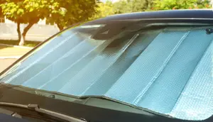 Jaga Interior dari Paparan Matahari, Ini Pelindung Kaca Mobil yang Bisa Dilirik