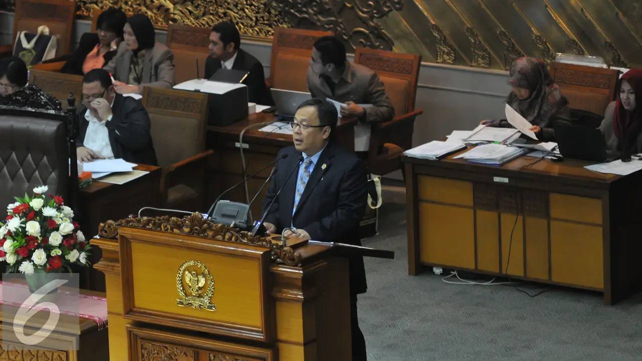 Menkeu Bambang Hadiri Rapat Paripurna DPR ke-34