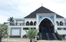 Megahnya Masjid Nur Abdillah Serang, Viewnya Langsung Laut Lepas