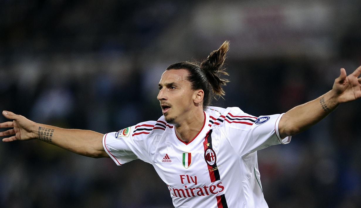 Pemain asal Swedia ini mulai memanjangkan rambutnya saat bersama AC Milan pada 2011. Ibrahimovic mengandalkan gaya rambut panjangnya yang dikuncir kuda. (AFP/Filippo Monnteforte)
