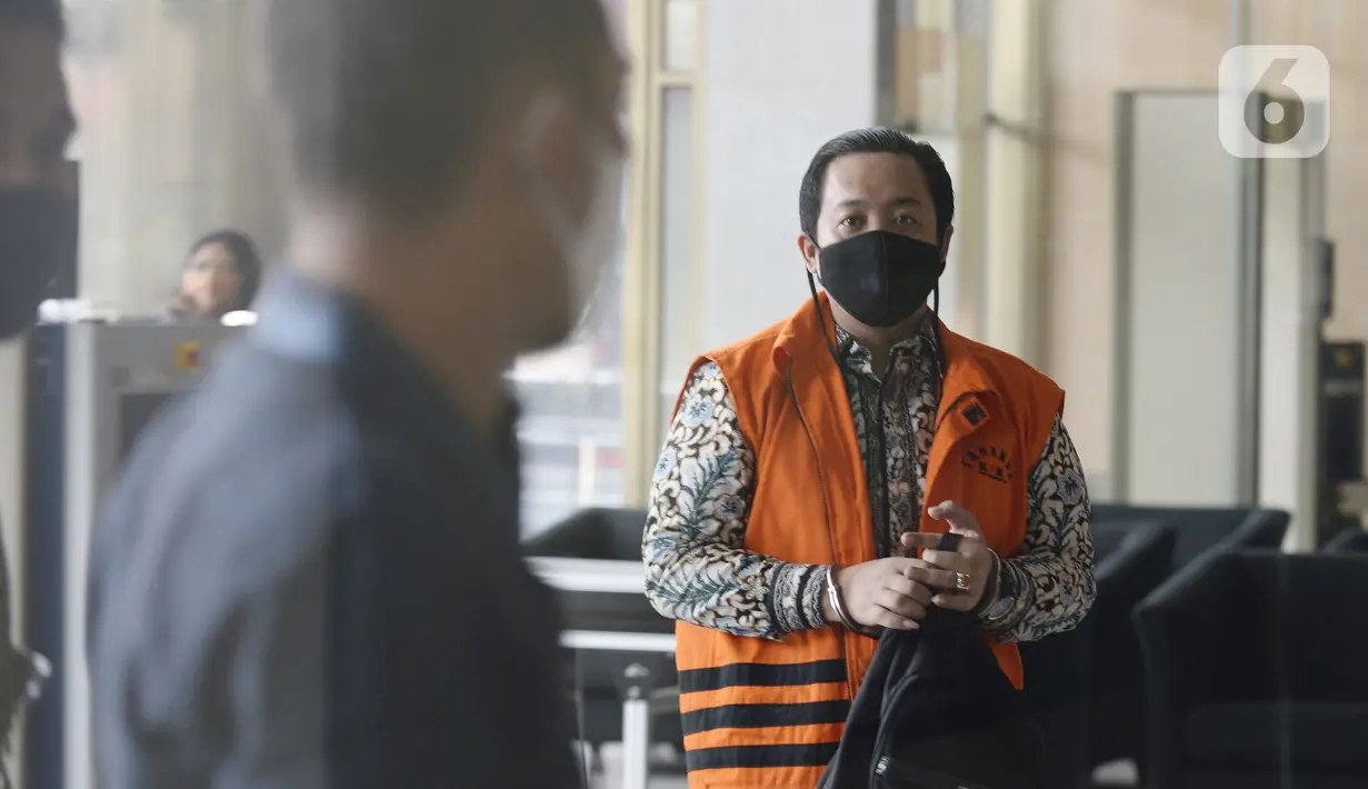 Mantan asisten pribadi mantan Menpora Imam Nahrawi, Miftahul Ulum tiba di Gedung KPK, Jakarta, Jumat (15/5/2020). Miftahul Ulum menjadi saksi dalam persidangan kasus dugaan suap dana hibah dari pemerintah terhadap KONI melalui Kemenpora yang melibatkan Imam Nahrawi. (merdeka.com/Dwi Narwoko)