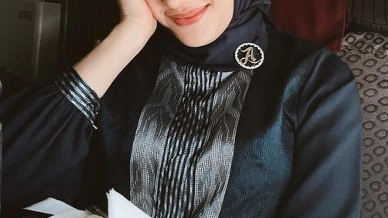 9 Potret Terbaru Anissa Aziza Istri Raditya Dika Kenakan Hijab, Bikin Pangling