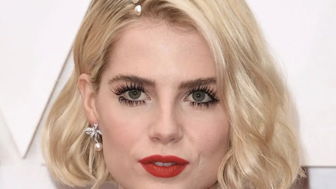 Lucy Boynton/Instagram @lucyboyntonstyle