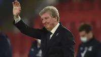 Roy Hodgson. Pelatih asal Inggris yang baru ditunjuk Watford menggantikan Claudio Ranieri ini segera memperbarui rekor sebagai pelatih tertua di Liga Inggris yang masih dipegangnya. Terakhir, ia membesut Crystal Palace saat berusia 73 tahun dan 287 hari (23/5/2021). (AP/Pool/Facundo Arrizabalaga)